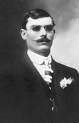 MARTĂŤ
